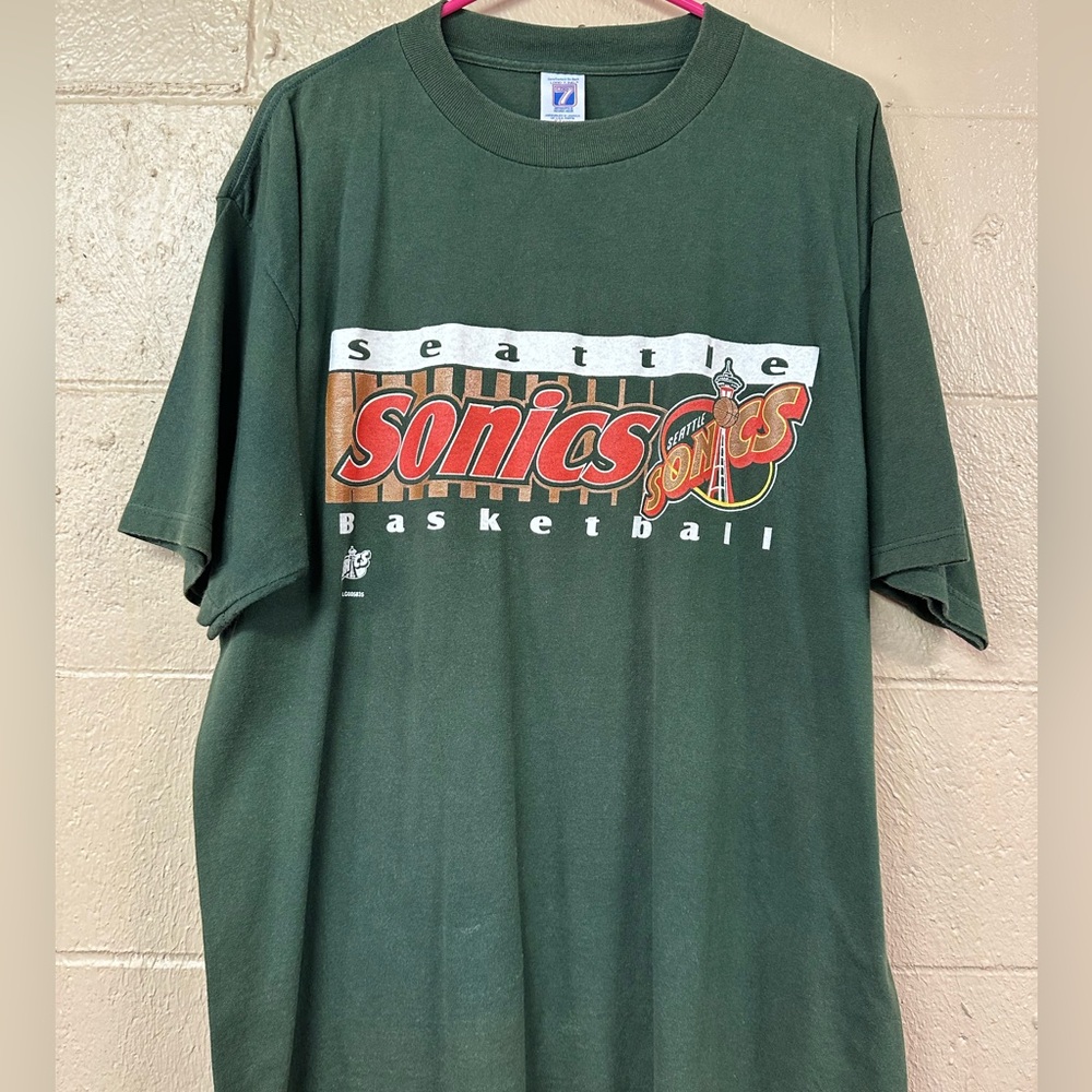 Vtg Seattle sonics shirt